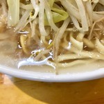 らーめん つの旨 - 溢れそうな量のスープ【料理】