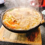 糸庄 - グツグツ煮えたカレーもつ煮込みうどん