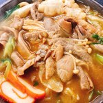 糸庄 - カレーもつ煮込みうどん   930円
      もつ、ネギ、海老天、エノキ、渦巻蒲鉾入り