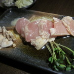 四文屋 - 地鶏タタキ