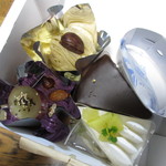 PATISSERIE Bien Sur - 紫いものモンブラン・モンブラン・サッハトルテ・メロンのショートケーキ