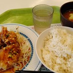 Sagamiharashi Yakusho Shokudou - 『定食A』油淋鶏定食(804kcal)