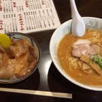 大雪山食堂 - 醤油ラーメン＋ミニぶた丼セット　1,000円