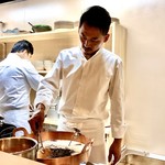 箱崎 井のかわず - ラード１００％の油でじっくり火入れしていきます（承認済み）