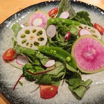 和料理 と魚 - 10品目有機野菜のグリーンサラダ 特製ドレッシング