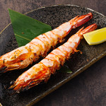 Salt-grilled shrimp with heads