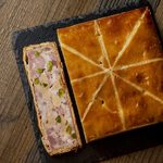 Pate en croute cochon [pork/pistachio]