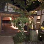 ピアット スズキ チンクエ - 中庭から