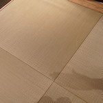 星のや東京ダイニング - 5 エレベータの中も畳