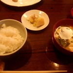 湯の岳庵 - ご飯と味噌汁とおしんこ