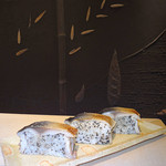 鮨でですけ - 美味しいです！ サバ棒！！