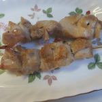 竹乃屋 - 鶏モモ１本１３０円。
            
            ジューシーな鶏モモを使った焼鳥です。