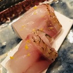 すし孝 - 茨城は波崎産のノドグロ。黄柚子の香りが強い脂をはじき返します