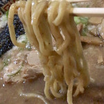 無鉄砲  - このプリッとした麺がスープによく絡みます