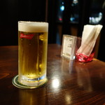 マルサン 鉄板WINE酒場 - 生ビール(税別580円でお支払いは638円)