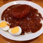 カレーハウス キラリ - ハンバーグカレー（800円）＋ゆで玉子（14時以降サービス）
            