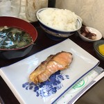 食事処 魚屋の台所 - ママの「紅鮭」