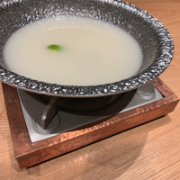北新地 肉料理 名門 - しゃぶしゃぶするダシ