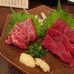 kushiyakichoujuugiga - 馬肉の刺身    690円