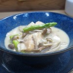 家庭料理 小川 - きのこ 鮭ホワイトソース