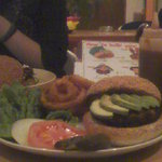 キャトゥーヤ - アボカドバーガー