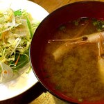 寿司鉄 - 寿司鉄 ＠平和台 ランチに付く味噌汁とサラダ