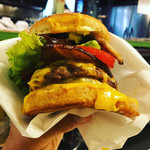 ベーカーバウンス - ベーコンチーズバーガー¥1600