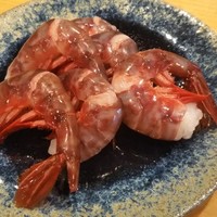 小判寿司 棚倉 - ぶどう海老を見せてくれました