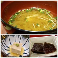 対馬のどぐろとイカ活き造り 博多 魚蔵 都ホテル店 - ◆お味噌汁は大きな器で出され、お魚の切り身が入っています。 ◆胡麻豆腐 ◆昆布は柔らかい