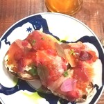 ブリコラージュ ブレッド アンド カンパニー ダイニング・カフェ - サーモンといくらのお刺身タルティーヌVer. 7  20191011  ビーツと自家製梅干しのソースがとてもいい感じで、やさしい印象の酸味アクセント。おいしかったです☆