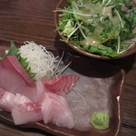 美味物問屋 うれしたのし屋 - セットのサラダと、１００円で追加の刺身。