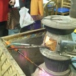 居魚屋　網元 - 情緒あるストーブ