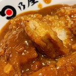 日乃屋カレー - カツの厚み