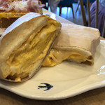 天然酵母の食パン専門店 つばめパン ＆Milk - 