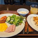 371 BAR - [料理] この日の朝食 全景♪Ｗ