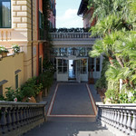 Terrazza Vittoria - 階段の先に海が見えます