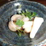 居魚屋　網元 - 真珠貝の貝柱（お通し）