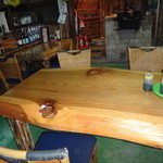 居魚屋　網元 - 厚みのある一枚板