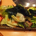 近江牛卸問屋 焼肉 激 - 二人で食べた激サラダ(^^♪