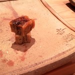 吉鮨 - 玉子
      上品な甘さの優しい味わい。砂糖は一切使っておらず、みりんで甘味を出しているそうです。