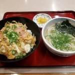 金比羅うどん - 親子丼セットです。(2019年10月)