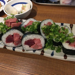 大衆酒場 ゑびす - 脂の乗ったデカまぐろの太巻き！