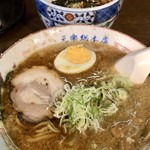 蔵前元楽総本店 - ラーメンと小豚めし