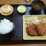 お食事処いよ家 - コロッケ定食