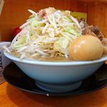 ラーメン 盛太郎 - チャーシュー麺、煮玉子940円（野菜マシマシ、脂少し）