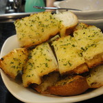 明ごころ本店　洋食店 - ガーリックトースト