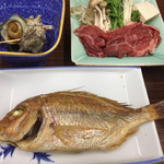 旅荘 みなと - さざえのつぼ焼き、佐渡牛のしゃぶしゃぶ、お魚の塩焼き
