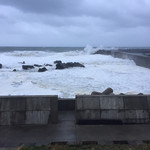 旅荘 みなと - 窓の外は暴風雨