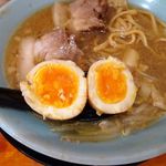 ラーメン 盛太郎 - チャーシュー麺、煮玉子940円（野菜マシマシ、脂少し）