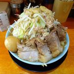 ラーメン 盛太郎 - チャーシュー麺、煮玉子940円（野菜マシマシ、脂少し）